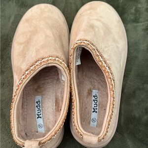 Mudd Girls' Beige Plush Lined Slip-On Slippers